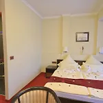 Hamburg 4*