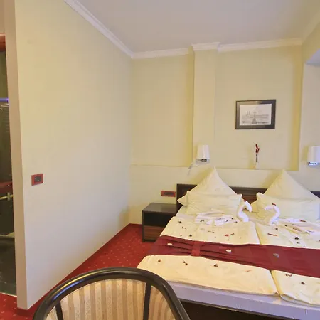 Hamburg 4*
